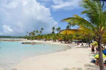 Plage-st-anne-Guadeloupe-Ti-soleil